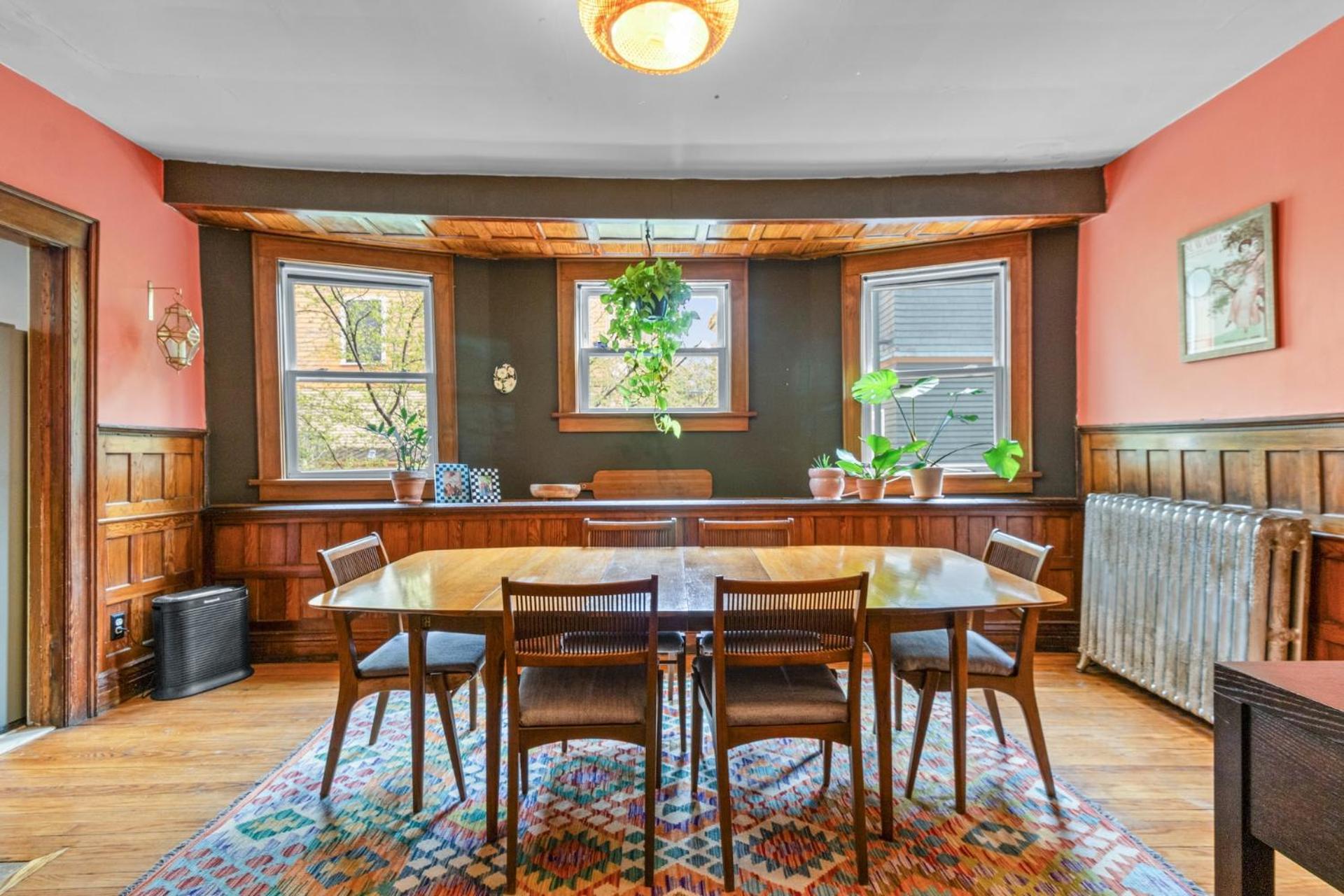 Historic & Spacious 3 Bedroom Family Gem On Peaceful Street Apartment